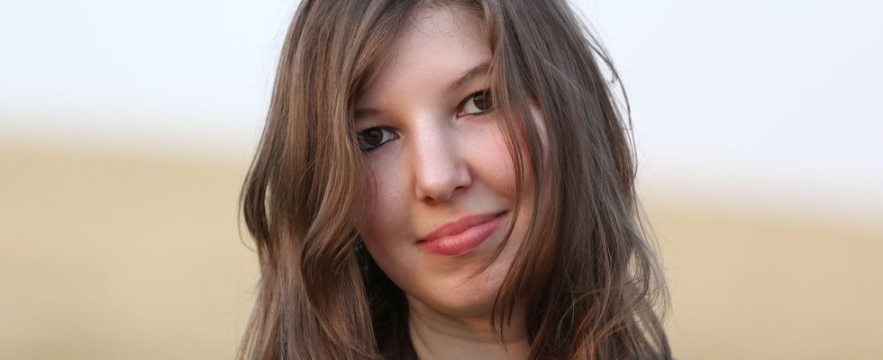 Woman, beauty, face — examplearticle